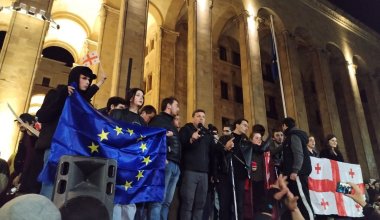 Протесты сработали: парламент Грузии отклонил во втором чтении закон об "иноагентах"