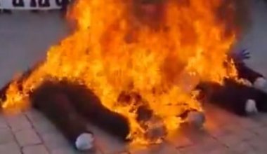 Чучело Макрона сожгли во Франции (ВИДЕО)