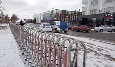 Избирателей Павлодара смутили ограждения, появившиеся в день выборов в центре города