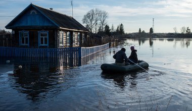 Паводки в Казахстане: 163 дома затопило в нескольких областях страны