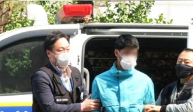 Сдавшийся полиции Южной Кореи казахстанец останется в тюрьме, второго депортируют