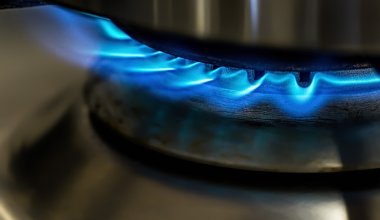 78 миллионов тенге взыскали с монополиста за повышение тарифа на газ в Алматы