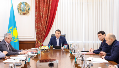 Смаилов поручил контролировать ситуацию с влиянием санкций на торговые потоки