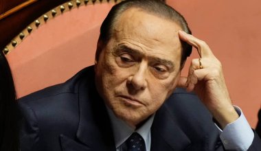 Экс-премьер Италии Сильвио Берлускони находится в реанимации