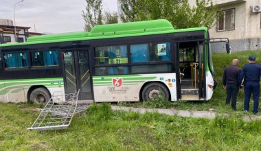 Погибли 4 человека: в Шымкенте автобус без водителя выехал на встречку