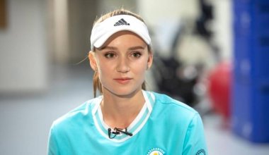 Рыбакина досрочно вывела Казахстан в финал чемпионата мира по теннису