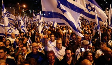 Тысячи израильтян в Тель-Авиве вновь вышли протестовать