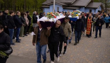 Погибли от удара российской ракеты: в Умани похоронили двоих детей