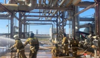 15 часов тушили пожар на газоперерабатывающем заводе в Актюбинской области