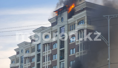Крыша нового ЖК загорелась в Атырау