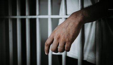 В тюрьму Жезказгана пытались передать телефоны, спрятанные в майонезе