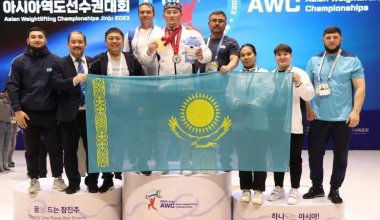 Казахстанские тяжелоатлеты завоевали четырнадцать медалей