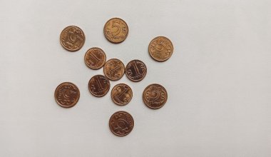Продавцам, которые не принимают монеты 1, 2 и 5 тенге, сделали предупреждение