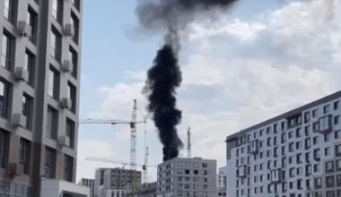 Новостройка от BI Group загорелась в Астане - произошли взрывы