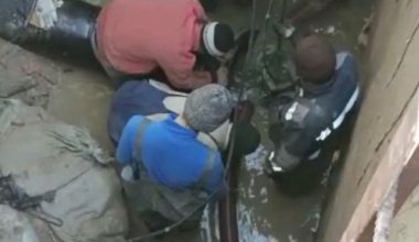 Авария на водопроводе в Балхаше: глава предприятия уволен
