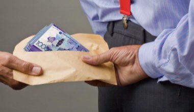 Алматинские чиновники похитили бюджетные деньги через госзакупки