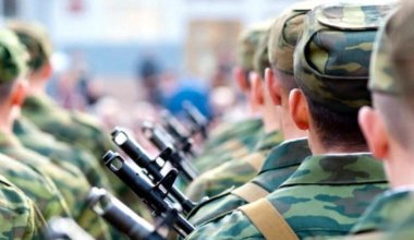 Казахстанским солдатам-срочникам "заморозят" кредиты