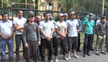 40 нелегальных трудовых мигрантов выдворили из страны в Алматы