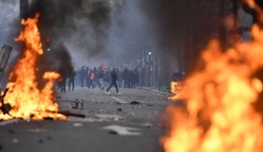 Беспорядки охватили Париж после убийства подростка полицейским