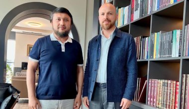 Друг Сатыбалды: Мухамеджан Тазабек встретился с Эрдоганом