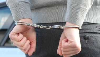 Госаудиторов арестовали за укрывательство хищений в сфере образования