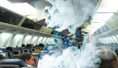 Гражданина Китая оштрафовали за курение на борту самолёта в Казахстане