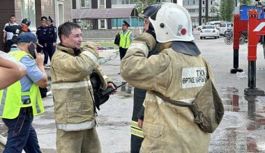При пожаре в многоэтажке в Алматы погибла женщина