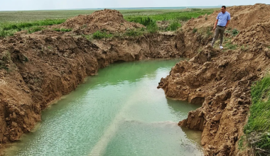 Жители района близ Астаны сидят без воды 4 месяца: на ремонт трубы потратили 1 млрд