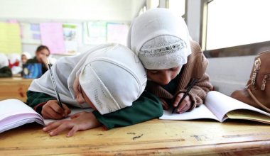 Не нужно родителям смешивать другие вопросы - Бейсембаев о ношении хиджаба в школах