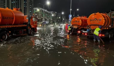 Улицы Астаны снова затопило после дождя