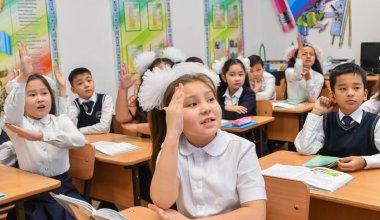 Решение было поспешным: школьники Казахстана будут учиться до 25 мая