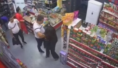 Пять суток ареста дали мужчине, схватившему девушку за грудь в магазине в Алматы