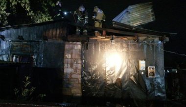 Погибли три человека: в жилом доме Астаны возник пожар