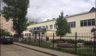 В Астане уволили директора школы, где после падения с лестницы мальчик попал в кому