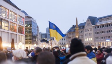 Второй дом: ЕС продлил для украинцев статус беженцев до 2025 года