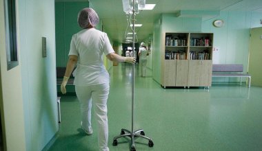 Смаилов раскритиковал очереди и нехватку лекарств в поликлиниках Казахстана