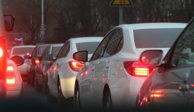 Алматы перегнал Латвию, но только по количеству автомобильного трафика