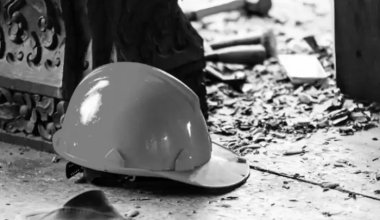 Рабочий "Казахмыса" погиб во время выполнения работ на шахте