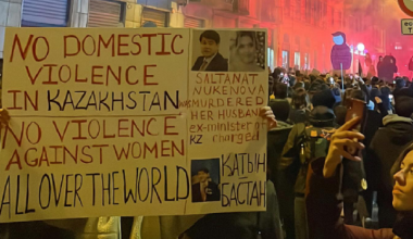 На митинг против Бишимбаева вышла казахстанка в Италии