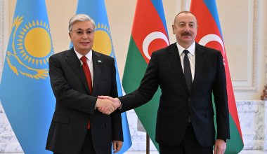 Токаев поздравил Алиева с "обеспечением территориальной целостности" Азербайджана