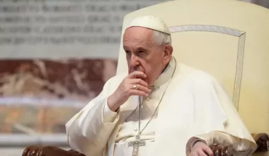 Папа римский Франциск заболел воспалением лёгких