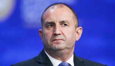 Президент Болгарии наложил вето на поставку бронетехники в Украину