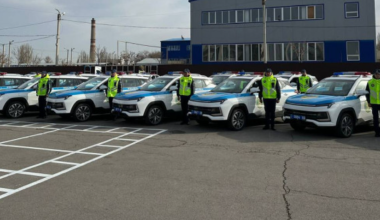 Для чего полицейским Жамбылской области передали электрокары, ответил аким