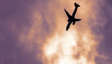 Летевший из Москвы самолет экстренно сел в Актобе