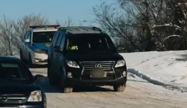В Шымкенте полицейские остановили автовладельца с долгом в 176 млн тенге
