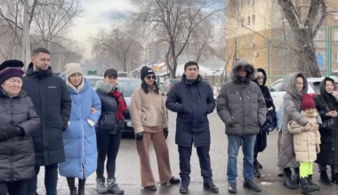 Алматинцы перекрыли улицы из-за проблем с отоплением