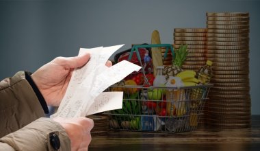 Министр финансов Казахстана ответил, сколько тратит на продукты