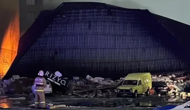 Взрыв в кафе в Уральске: два человека погибли, под завалами могут быть еще люди