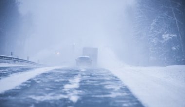 Из-за непогоды в Казахстане закрыли более 30 дорог