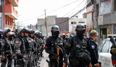 Сколько казахстанцев находится в Эквадоре, где возник вооруженный конфликт
